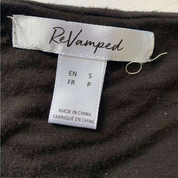 Revamped Black Scoop Neck Long Sleeve Crop Top Size Small - Picture 3 of 4